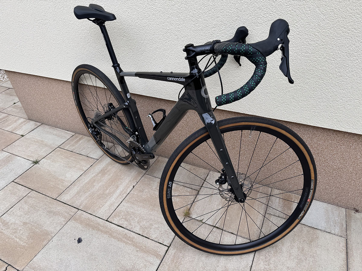 Cannondale karbon Topstone gravel kerékpár