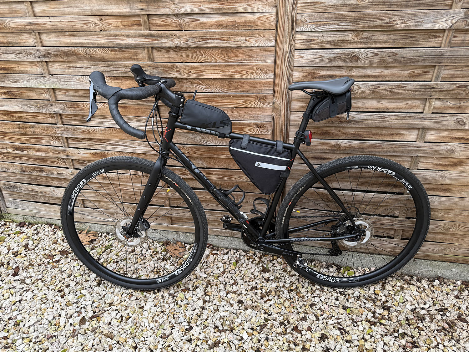 author ronin acélvázas gravel kerékpár fekete