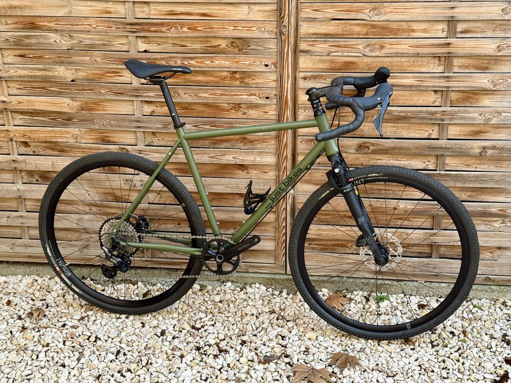 SB egyedi acél gravel kerékpár FOX teleszkóppal