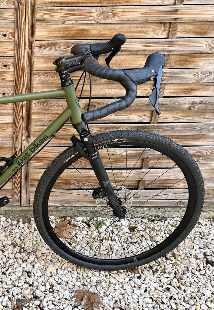 SB egyedi acél gravel kerékpár FOX teleszkóppal